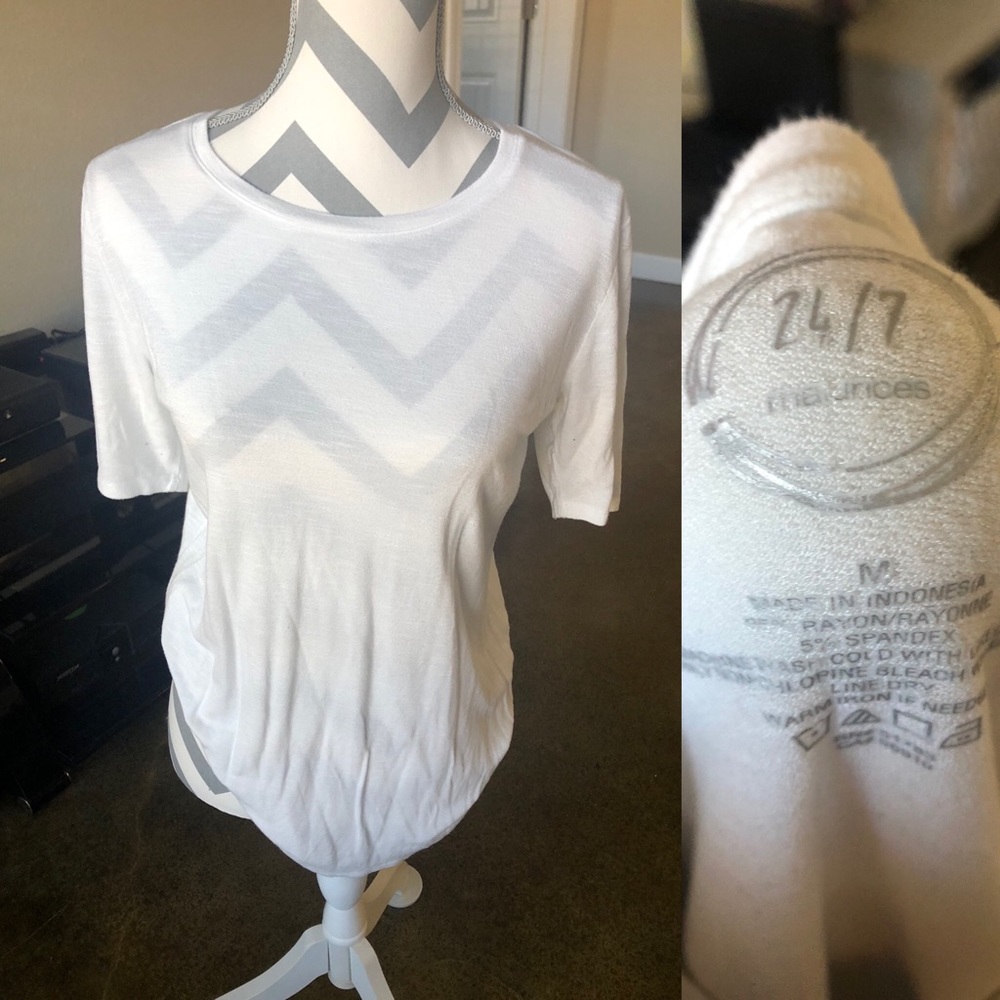 Maurices LIKE NEW 24/7 Collection Tee